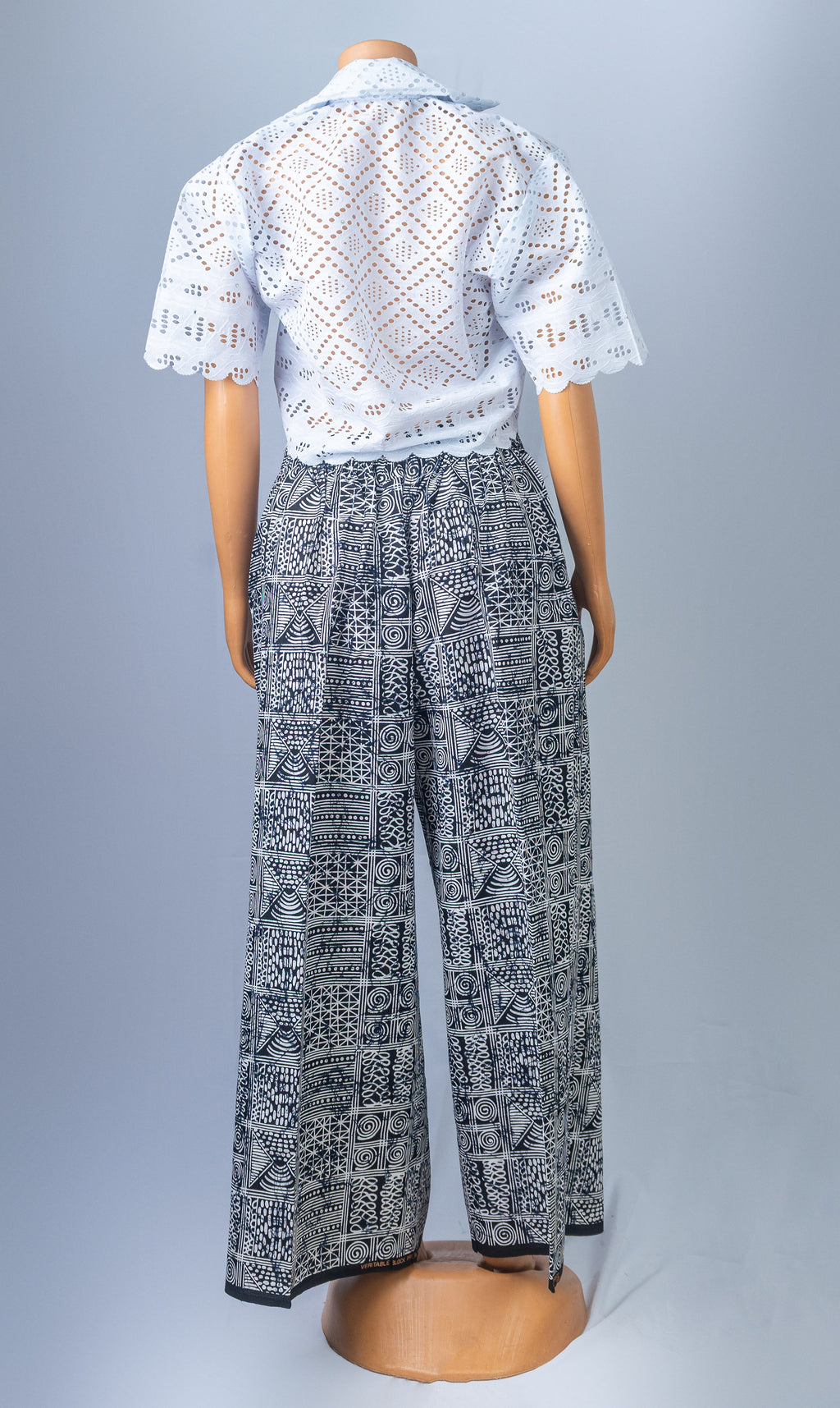 Chic Eyelet Crop Top & Patterned Lounge Pants Set